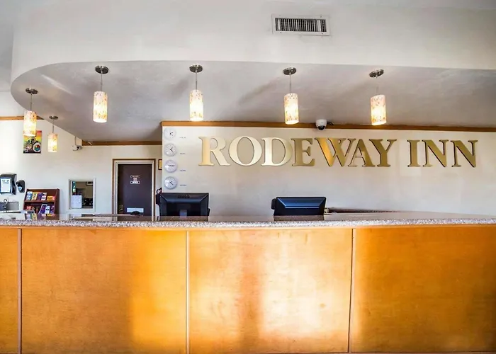 Rodeway At Powell 3*
